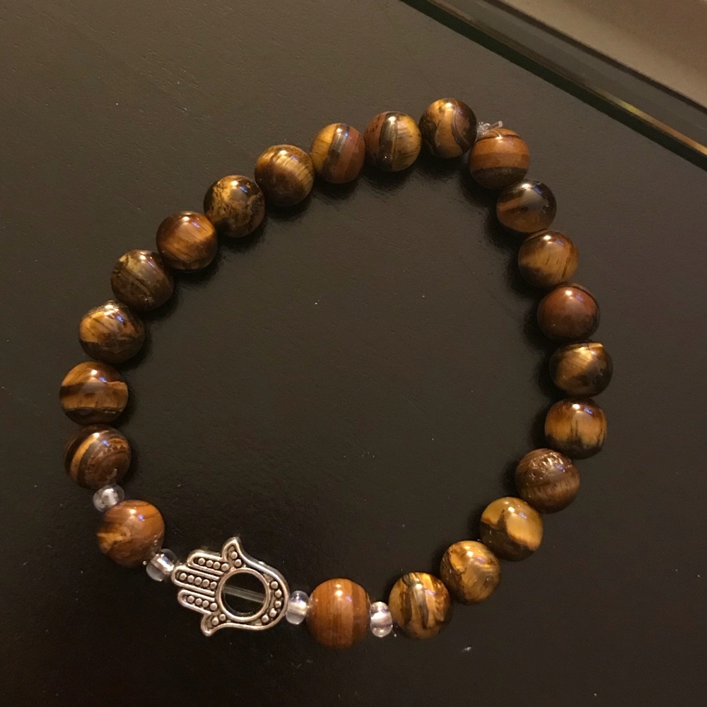 Beaded bracelet with pendant